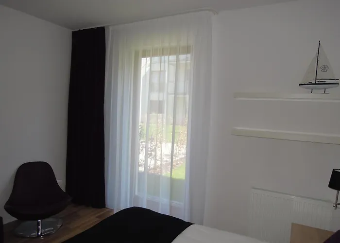 Karawela - Nadmorski Dwor *