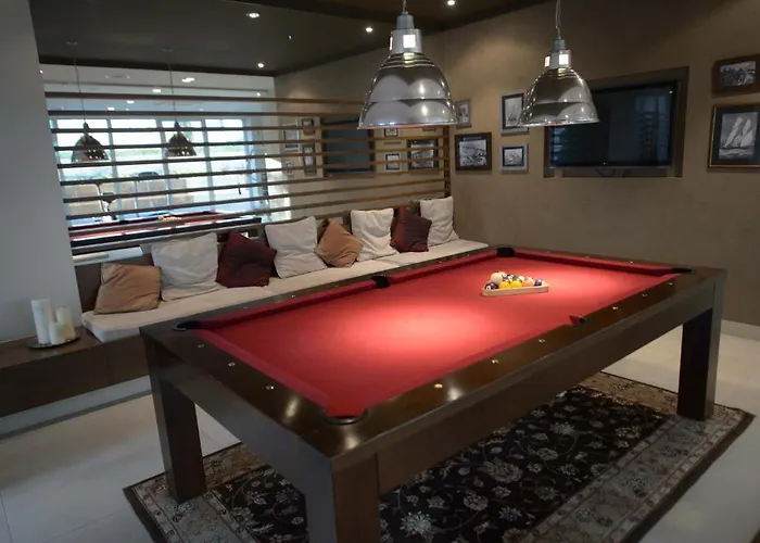 Karawela - Nadmorski Dwor * غدانسك