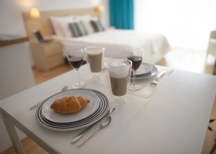 Karawela - Nadmorski Dwor