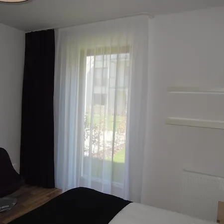 Karawela - Nadmorski Dwor *