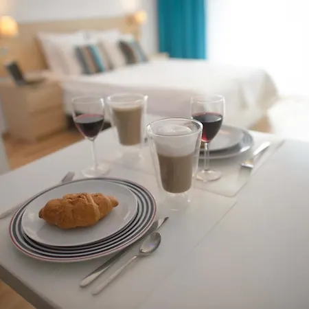 Karawela - Nadmorski Dwor