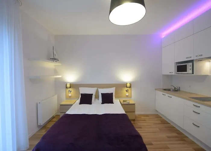 Karawela - Nadmorski Dwor